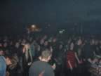 crowd2.jpg (24kb)